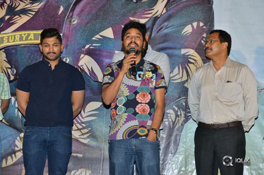 Army-People-Watching-Naa-Peru-Surya-Naa-illu-India-Movie-Photos